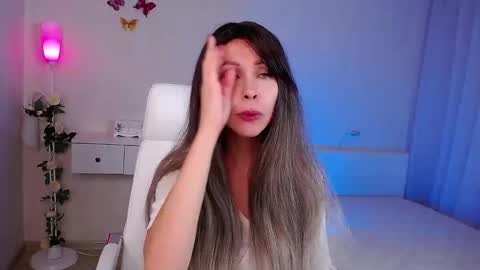 Wendi Foster online show from November 10, 2025, 6:40 pm