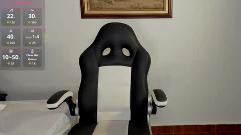 Wendy Marshall  online show from November 7, 2025, 8:09 pm