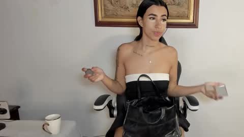 Wendy Marshall  online show from February 7, 2026, 6:55 pm