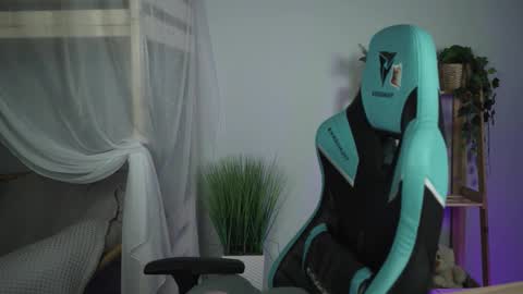 little girl who is always rightLisa online show from November 2, 2025, 12:35 am