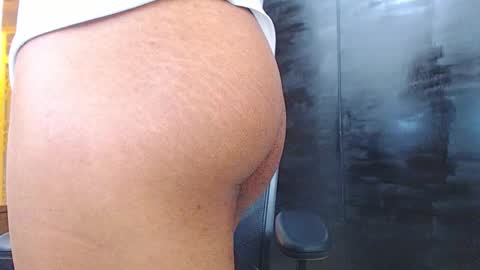 Wesley Rogger online show from October 8, 2025, 6:27 pm