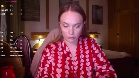 Lana online show from April 6, 2026, 6:42 pm