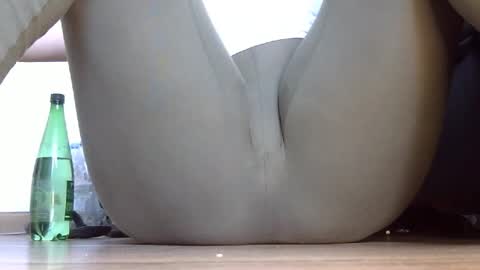 wet_pants2022 online show from February 14, 2025, 12:25 pm