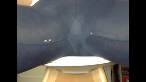 wet_pants2022 online show from February 23, 2025, 12:51 am