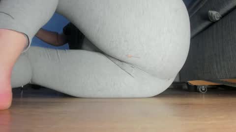 wet_pants2022 online show from February 26, 2026, 11:59 pm