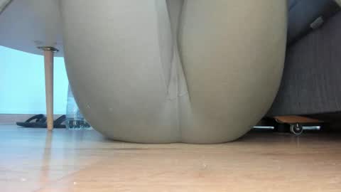 wet_pants2022 online show from June 9, 2026, 11:11 am