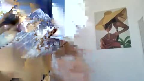 Rozie online show from January 18, 2026, 1:37 pm