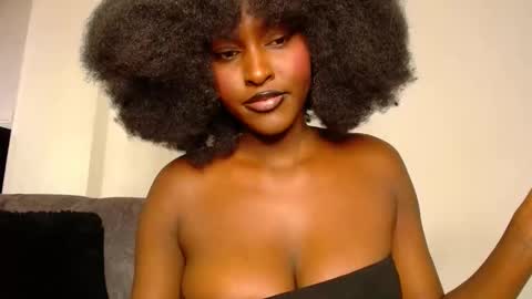 Snapshot of wet_wife_material chatting on February 9, 2025, 12:41 pm Macey online show from February 9, 2025, 12:41 pm