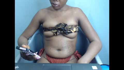 Snapshot of wetxxbabe chatting on October 11, 2025, 9:30 am wetxxbabe online show from October 11, 2025, 9:30 am