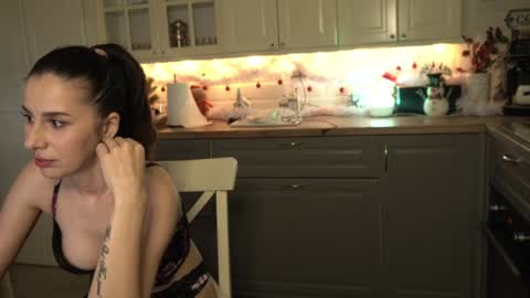 Snapshot of whats_her_name chatting on December 30, 2024, 1:37 am Victoria Maria online show from December 30, 2024, 1:37 am