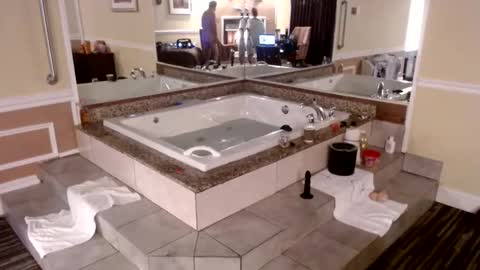 wheresmyqueenat online show from December 17, 2024, 4:12 am