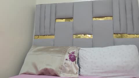 Whinebby online show from October 3, 2025, 4:42 am