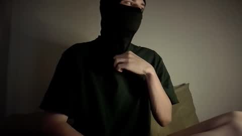 whispero_o online show from November 9, 2025, 7:28 am