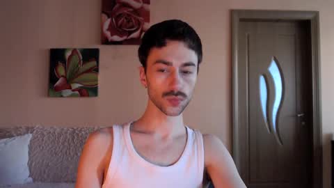 Snapshot of white_sport chatting on December 16, 2025, 11:48 am Tom online show from December 16, 2025, 11:48 am