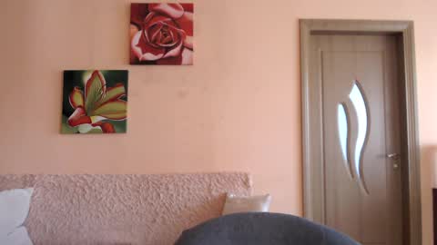 Tom online show from April 22, 2026, 2:07 pm