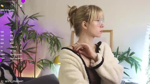 Snapshot of whiteanni chatting on February 20, 2025, 2:40 am Anita online show from February 20, 2025, 2:40 am