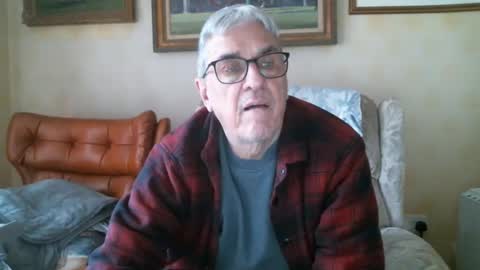 whitebriefs009 online show from January 5, 2025, 1:15 pm