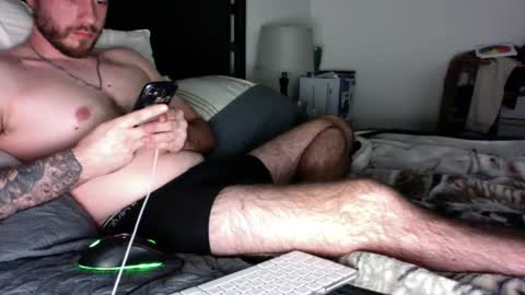 whitebubblebutt44 online show from September 15, 2025, 7:03 pm