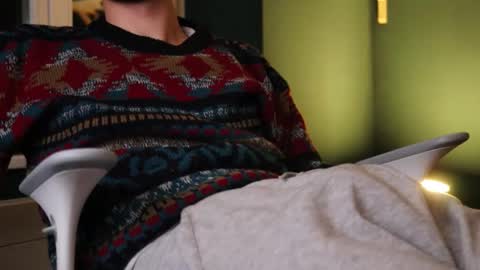 whiteeuropaboy online show from December 13, 2025, 11:43 pm