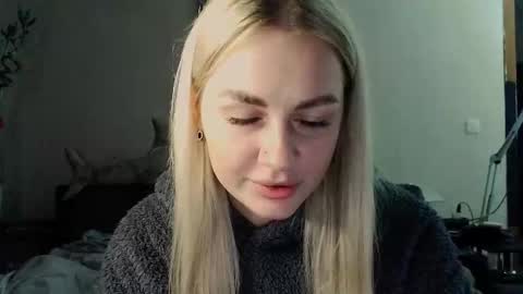 whitehex666 online show from November 30, 2025, 4:55 pm