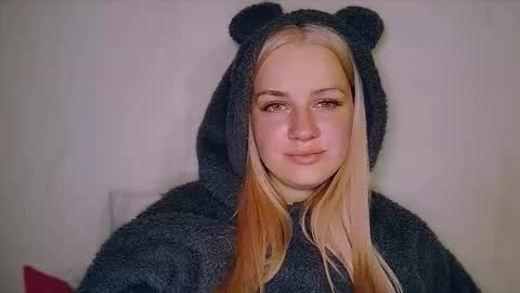 whitehex666 online show from February 5, 2026, 6:23 pm