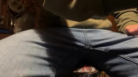 whiteneo online show from October 12, 2025, 5:28 am