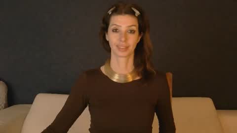 White Queen online show from September 13, 2025, 6:51 pm