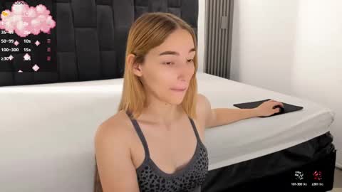 WhiteSun online show from September 29, 2025, 12:43 pm