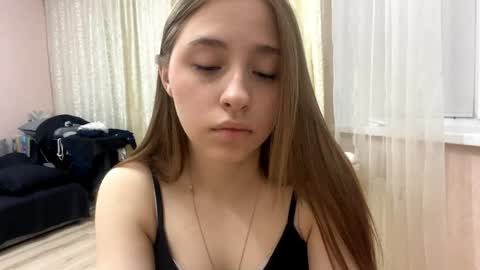 Vicky online show from April 14, 2026, 9:10 pm