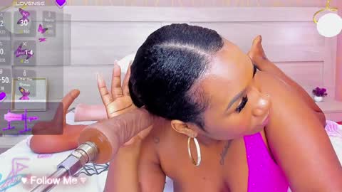 Snapshot of whitneywells chatting on December 6, 2024, 1:22 pm whitney online show from December 6, 2024, 1:22 pm