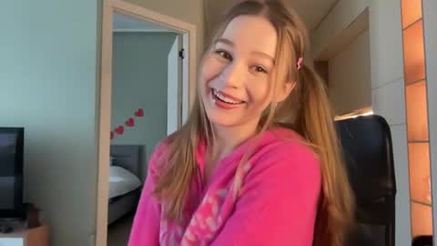 Alisa online show from December 4, 2024, 6:33 am