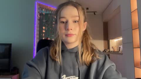 Alisa online show from February 8, 2025, 6:54 am