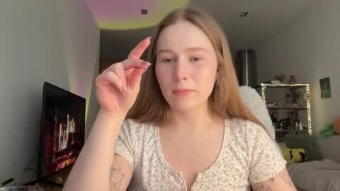 Alisa online show from February 15, 2026, 7:51 am