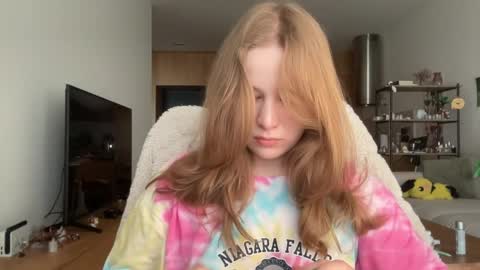 Snapshot of whoisalisa chatting on May 12, 2026, 7:49 am Alisa online show from May 12, 2026, 7:49 am