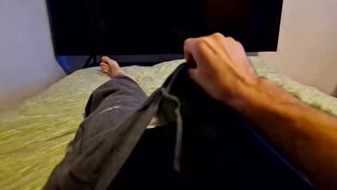 whoknowssomeone online show from November 7, 2025, 5:13 pm