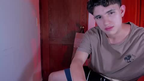 whos_he online show from December 20, 2025, 7:32 pm