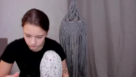 Veronica online show from March 5, 2025, 6:23 pm