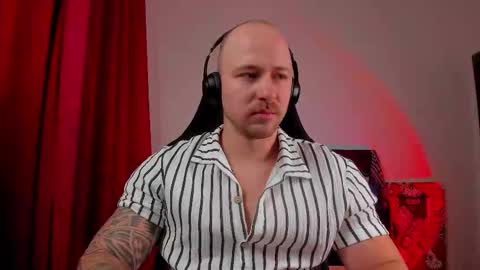 VI online show from December 14, 2025, 6:45 pm