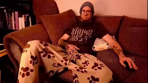 WickedKnots online show from October 23, 2025, 2:55 am