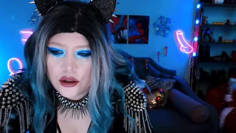 Snapshot of wickedxqueen chatting on December 28, 2024, 11:05 pm Laura  online show from December 28, 2024, 11:05 pm