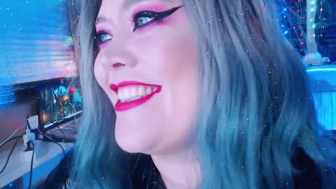 Snapshot of wickedxqueen chatting on January 13, 2025, 4:18 am Laura  online show from January 13, 2025, 4:18 am