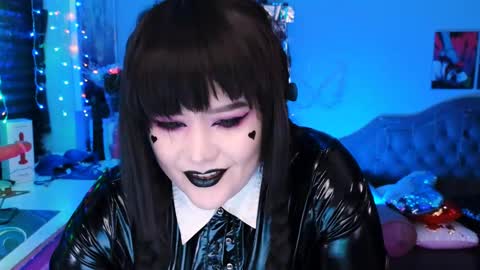 Snapshot of wickedxqueen chatting on February 13, 2025, 5:37 am Laura  online show from February 13, 2025, 5:37 am