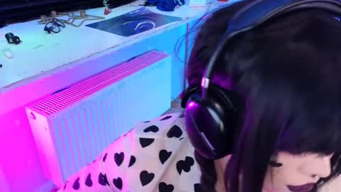 Snapshot of wickedxqueen chatting on March 5, 2025, 5:07 am Laura  online show from March 5, 2025, 5:07 am