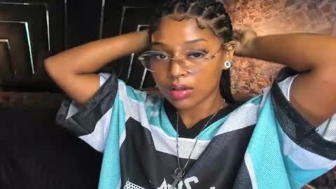 wild_firee_ online show from May 19, 2026, 1:56 am