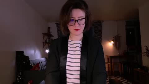 wild_peony online show from December 5, 2024, 6:22 pm