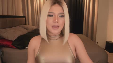 Snapshot of wildbelladonnats chatting on December 6, 2024, 2:35 am BELLA online show from December 6, 2024, 2:35 am