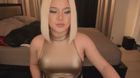 Snapshot of wildbelladonnats chatting on December 6, 2024, 5:42 am BELLA online show from December 6, 2024, 5:42 am