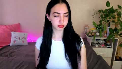 Alena online show from June 9, 2026, 4:02 am