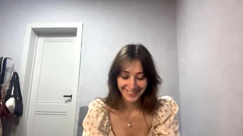 wildpeachh online show from October 14, 2025, 7:58 pm