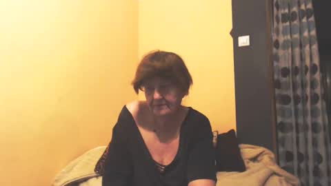Snapshot of wildredcat chatting on April 21, 2026, 9:50 pm WildRedCat online show from April 21, 2026, 9:50 pm